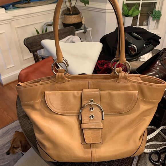 Coach Large Tan Leather Soho Bag Clean Interior - Picture 1 of 6